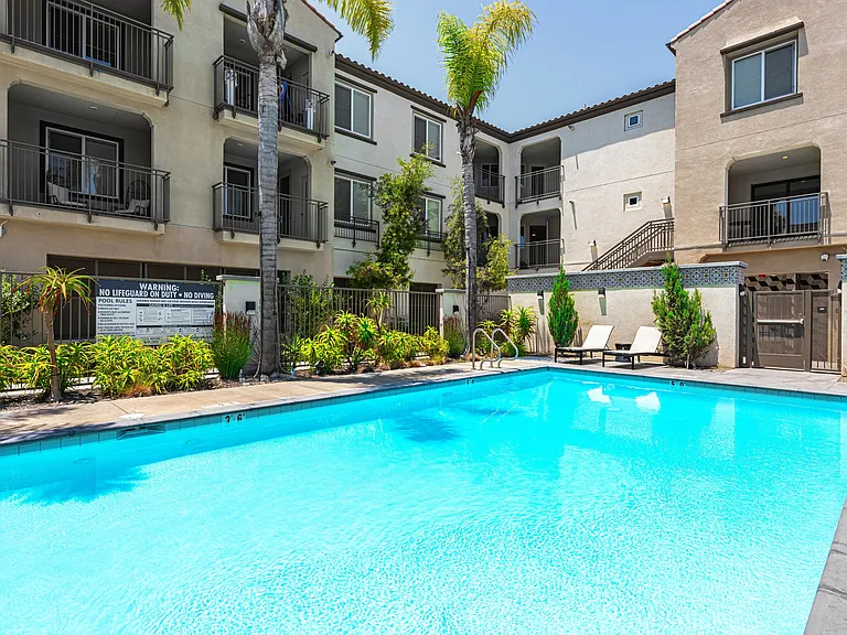 Los Alamitos Luxury Apartments — Photo 80