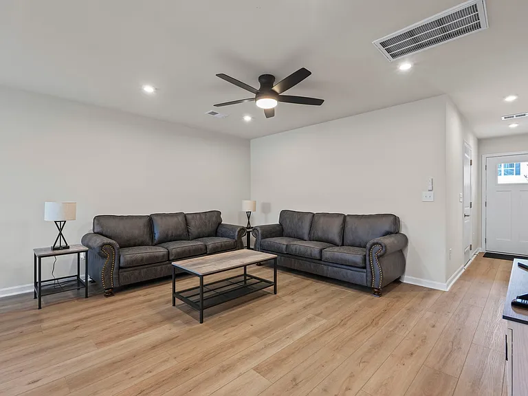 338 Myrtle Meadows Dr — Photo 10