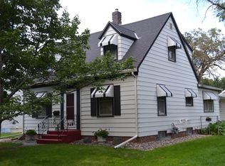 569 Grove St SW, Hutchinson, MN 55350