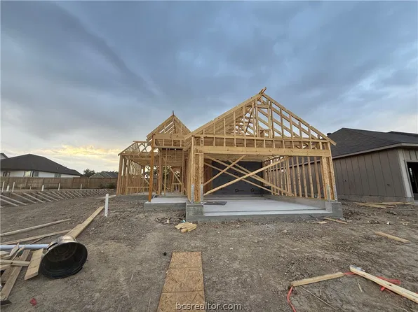 2431 Contreras Ln, Bryan, TX 77803