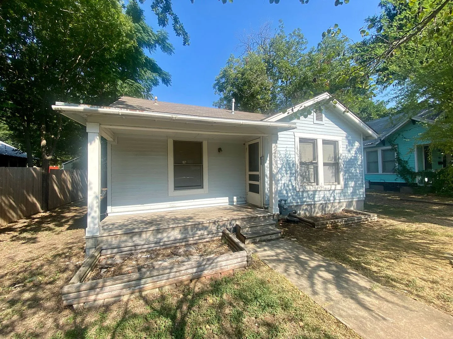 4 Bedroom in Hyde Park! Prelease for August.-4910 Ave H — Photo 1