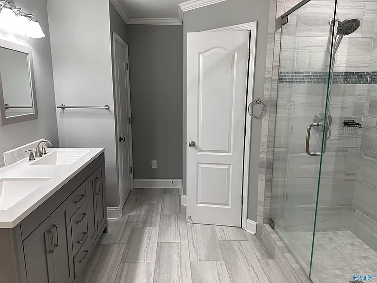 228 Tanner Point Dr — Photo 7