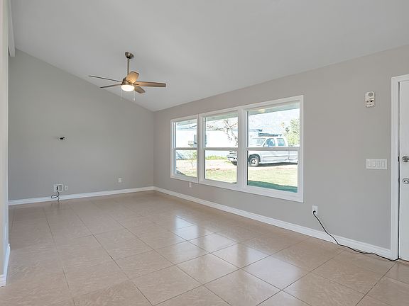 3rd image of 2725 W Sunset Ln