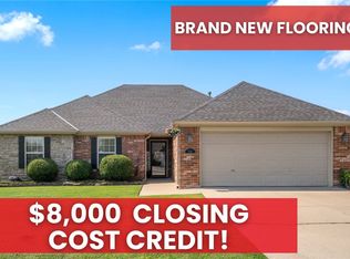 114 E Southpointe Ave, Rogers, AR 72758