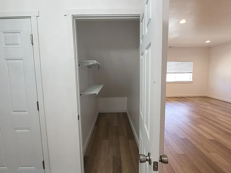 683 Bryden Ave — Photo 9