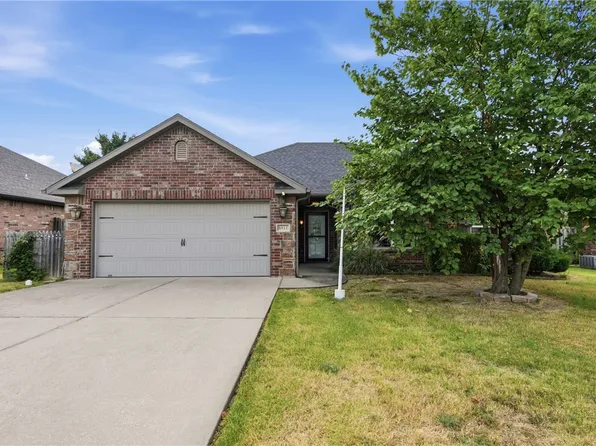 6011 S 38th St, Rogers, AR 72758