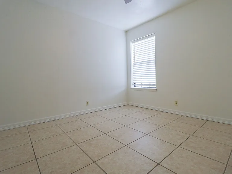 2433 E 87th St #282 — Photo 16