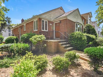 230-42 57th Road, Flushing, NY, 11364