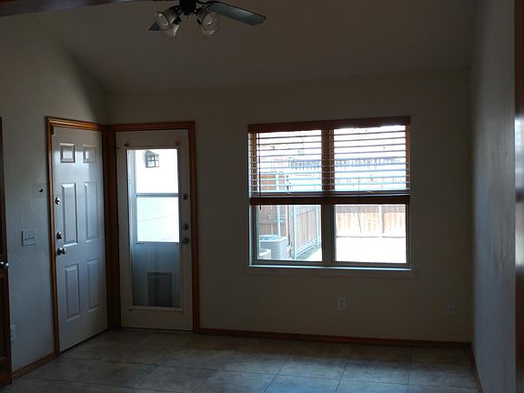 4th image of 3628 Hilltop Ln