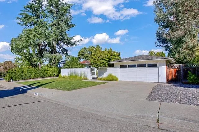 Building Photo - 3506 Perada Dr