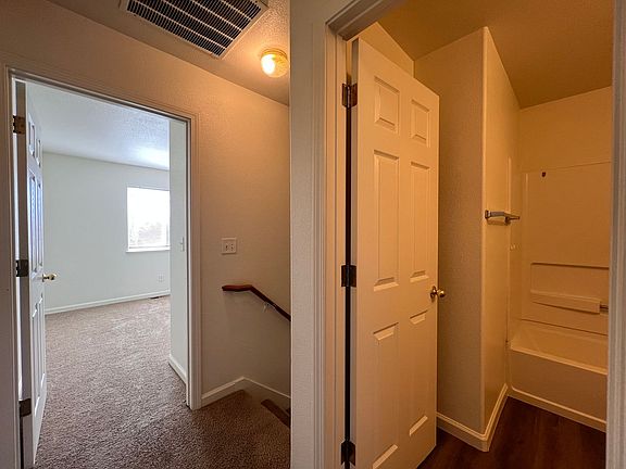4th image of 540 Sunny Ln Unit D