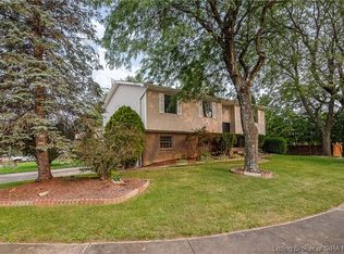 1324 Sportsman Dr, Jeffersonville, IN 47130
