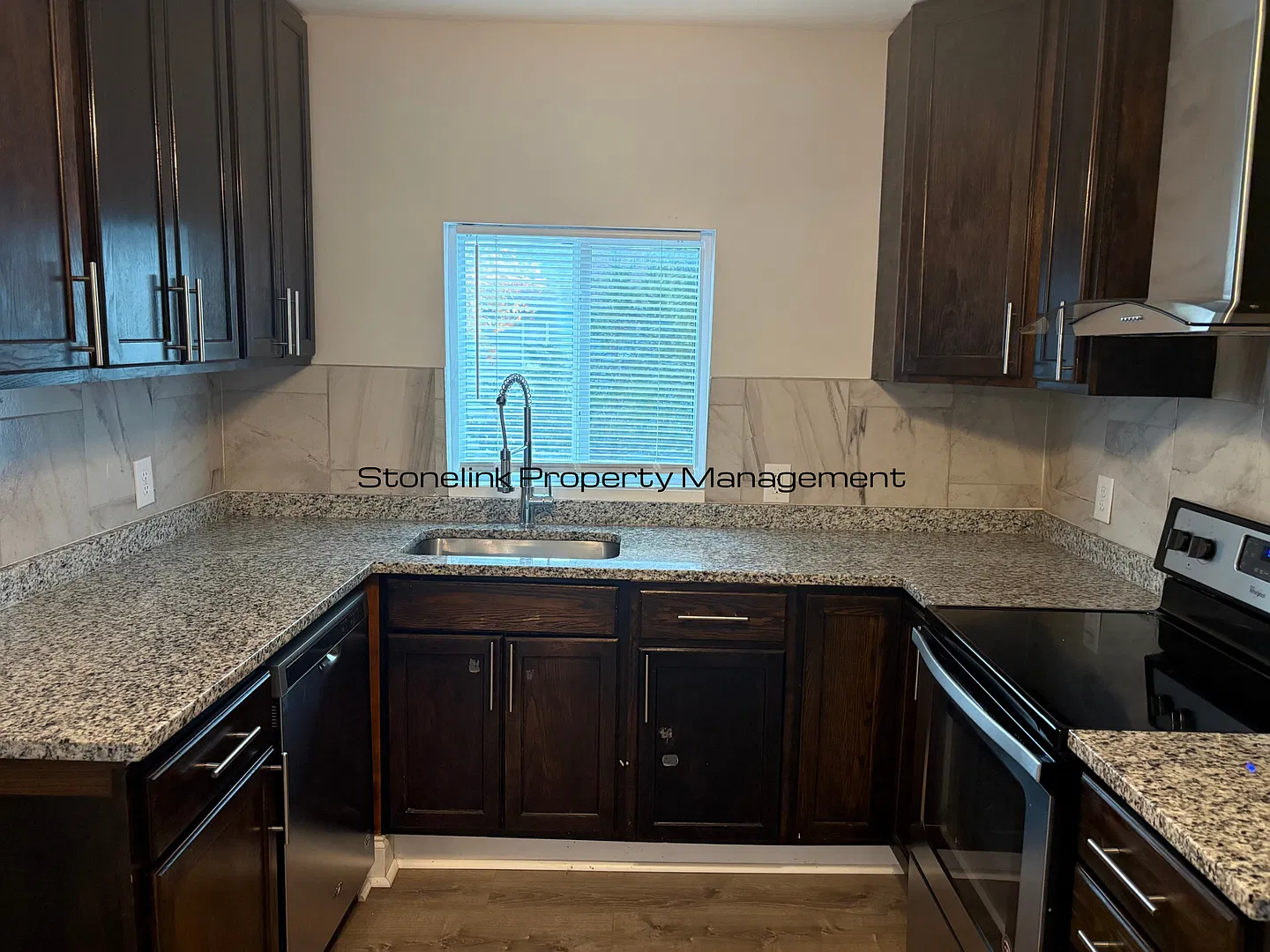 466 North Washington Street — Photo 3