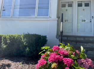 29 3rd St #27, Manhasset, NY 11030