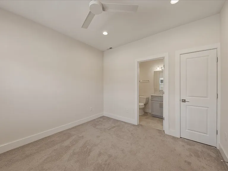 3908 Edwards Rd — Photo 8