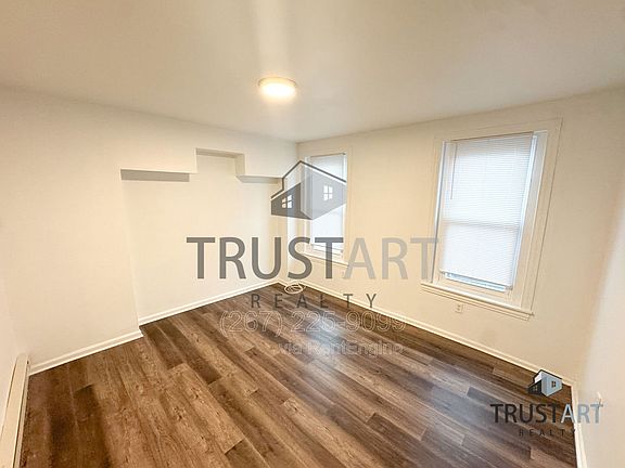 5th image of 2325 N 16th St #C