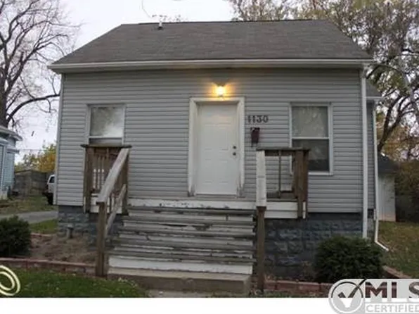 1130 Lakeview St, Waterford, MI 48328