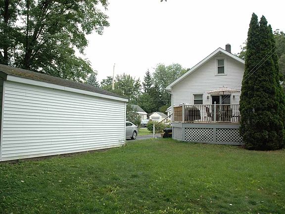 5th image of 15 Birch Ave