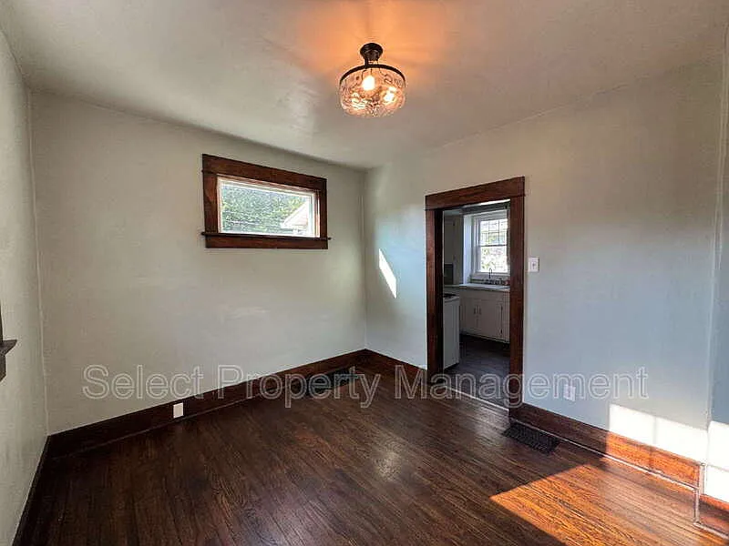 2 bed, 1.5 bath, 996 sqft, $1,249 — Photo 4