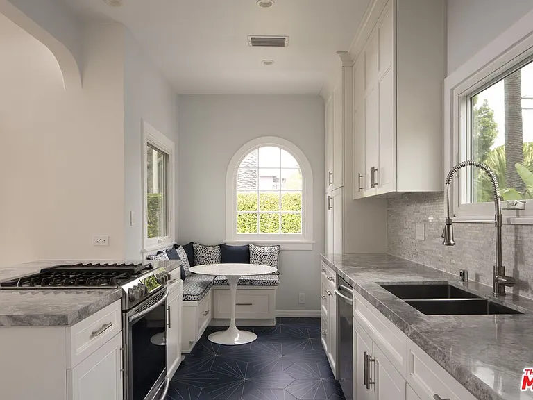 730 Westbourne Dr — Photo 4