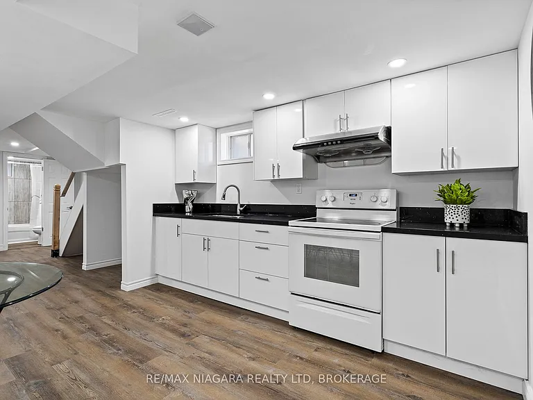 8235 Paddock Trail Dr #LOWER — Photo 7