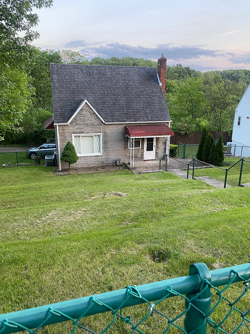 431 Woodland Rd photo 1