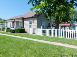 501 N Main St, New Douglas, IL