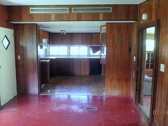 4th image of 15540 Larkspur St