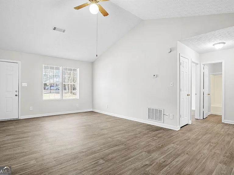 9211 Fairway Ct — Photo 5