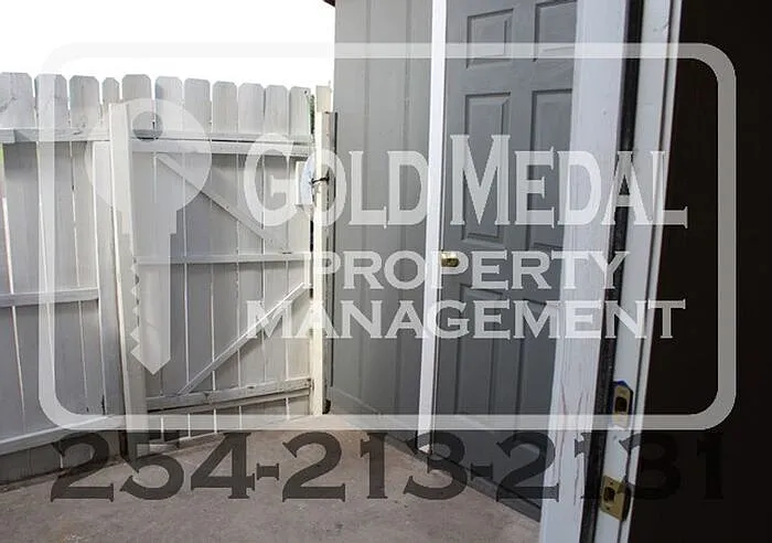503 Longhorn Cir — Photo 23