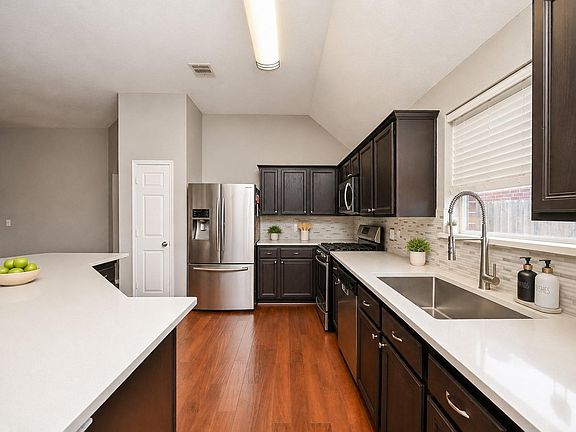 5th image of 3907 Tigris Ridge Dr