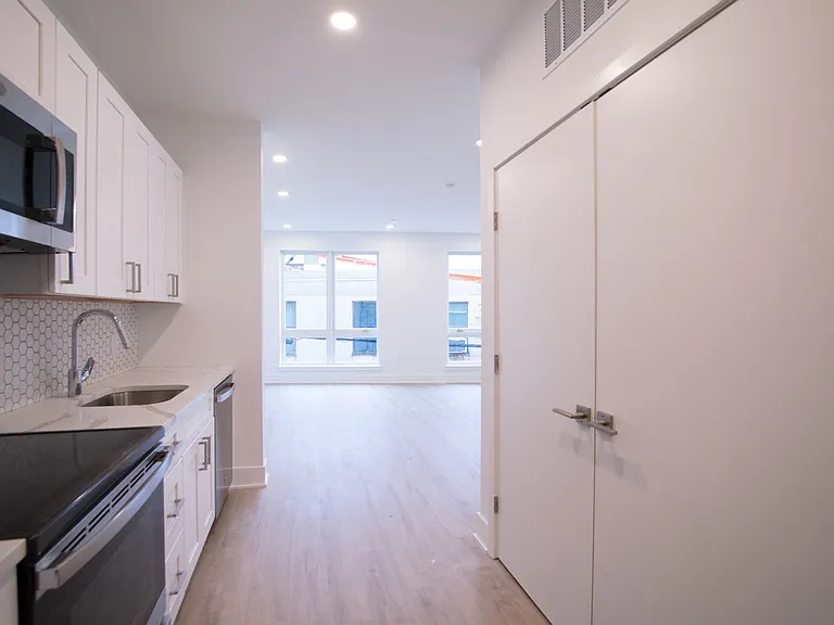 1325 N Lee St #401 — Photo 13