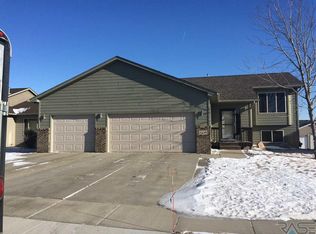 608 S Whitewood Ave, Sioux Falls, SD 57106