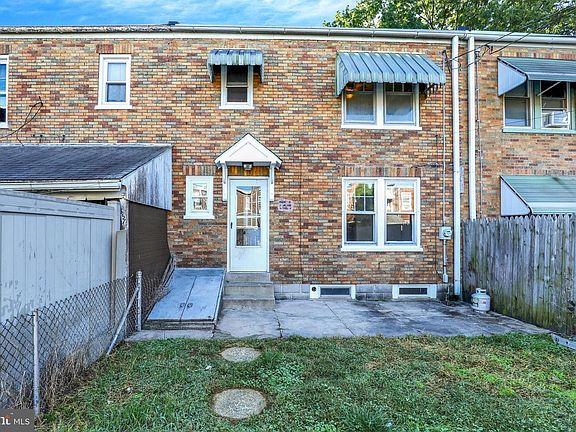 3rd image of 555 Burrowes Ave