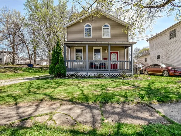 37 S Cedar St, Geneva, OH 44041