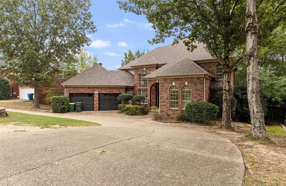 5 bed, 3321 sqft, $3,500 — Photo 3