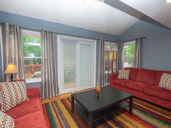 5th image of 306 Calvin Ln