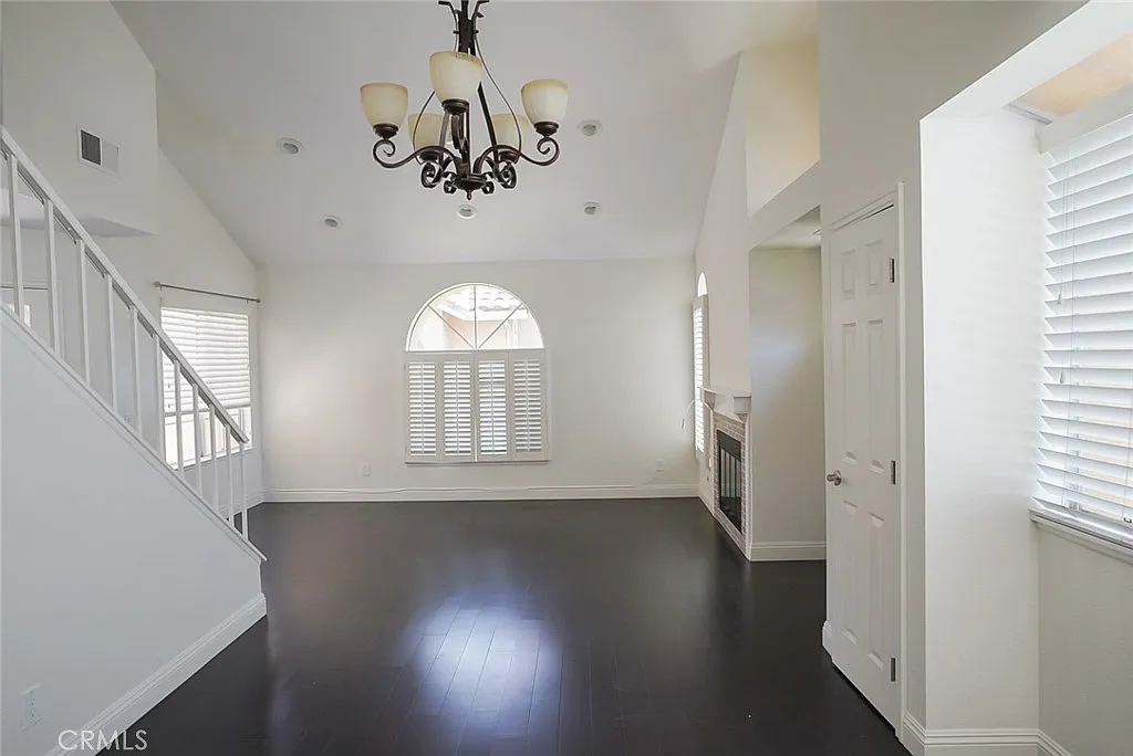 3 bed, 1240 sqft, $4,000 — Photo 1