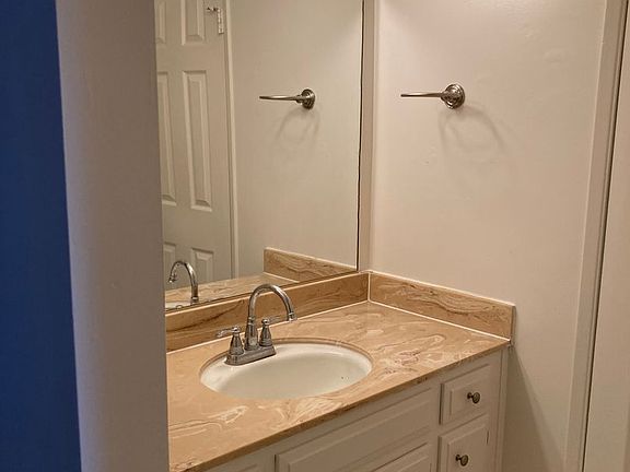 2nd image of 341 Junipero Ave APT 1