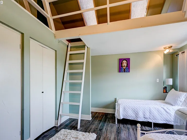 1225 NE 42nd Ave — Photo 14