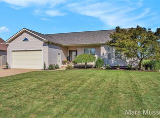 3243 Primrose Dr, Hudsonville, MI 49426