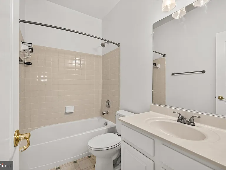 6805 Oregano Ln — Photo 46