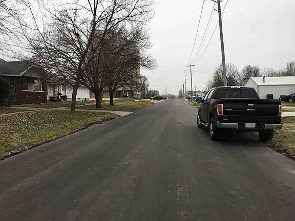 Exterior Neighborhood (street photo)