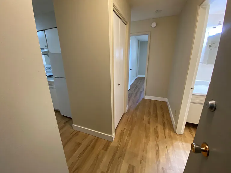 111 Knox St — Photo 14