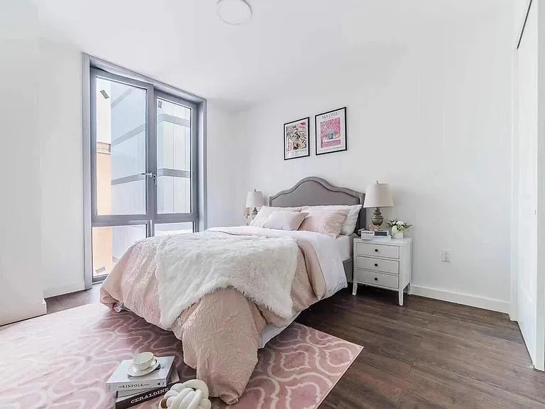 14427 Sanford Ave #4S — Photo 5