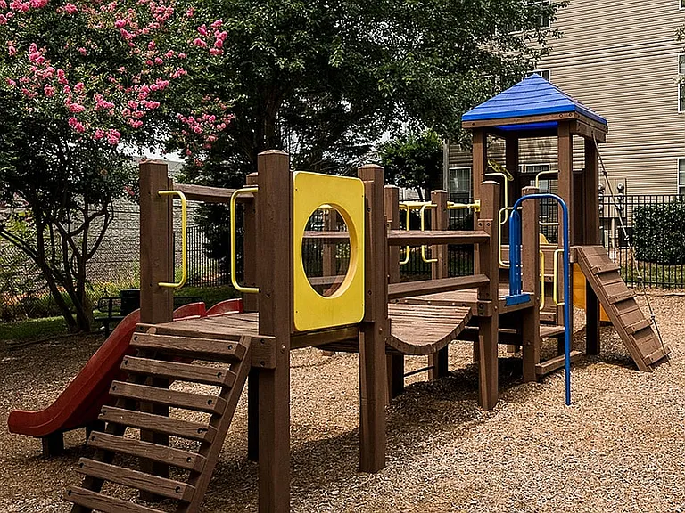 Savannah Place — Photo 15