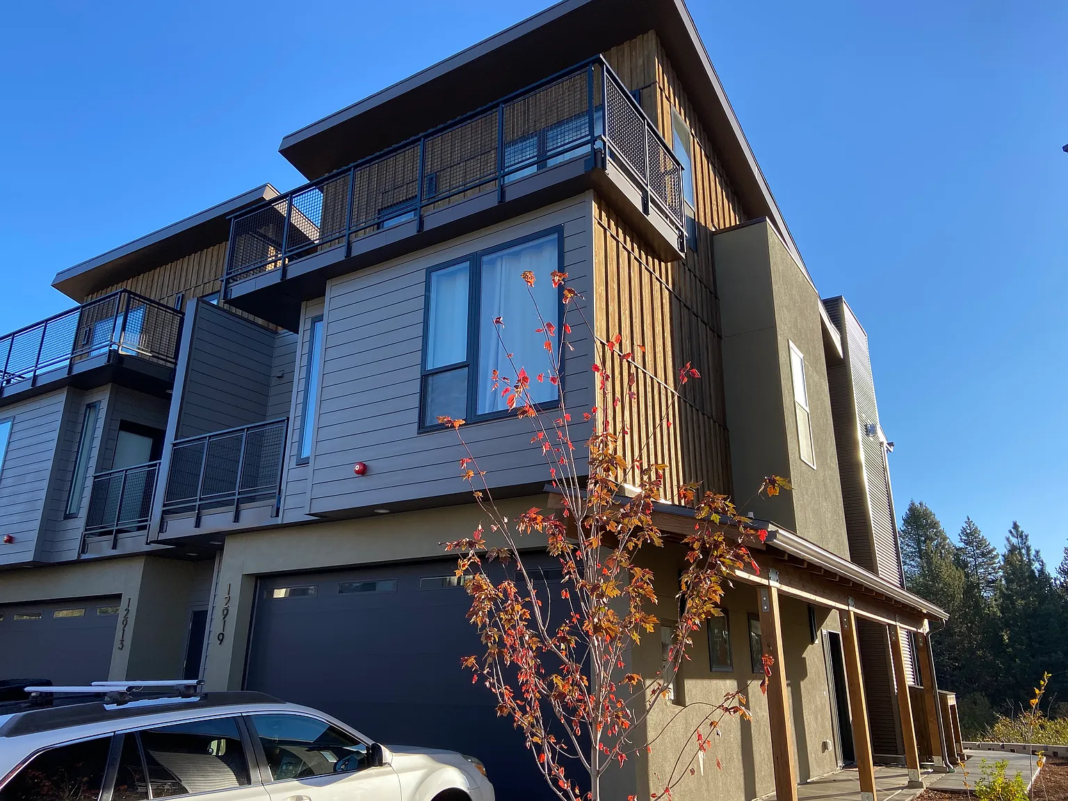2 bed, 2.5 bath, 1700 sqft, $6,500 — Photo 1