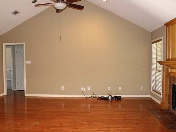 3rd image of 4108 Bedford Dr