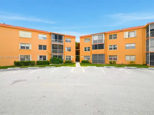 4384 NW 9th Ave, Pompano Beach, FL