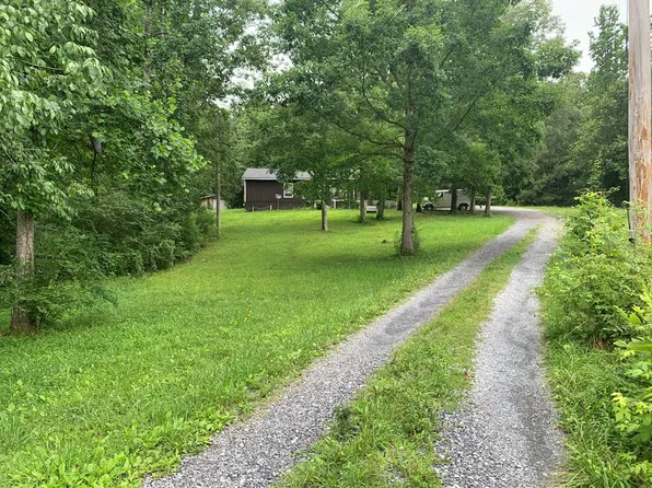 425 Adams Rd, Dalton, GA 30721